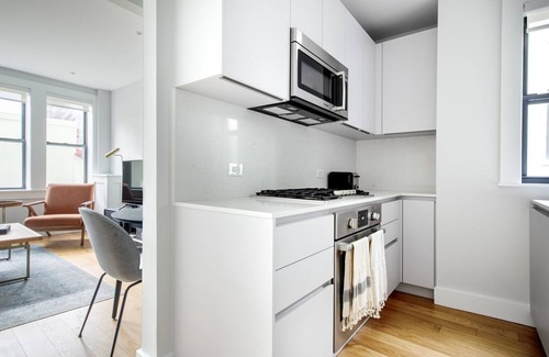 Brighton Apartment | Ample Allston 2BR w/W/D in basement