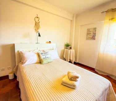Corroios House | Ample And Welcoming Double Rooms Good Natural Light SuperHost Stay