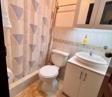La Aurora Villa | Amplia Casa con Piscina en Guayaquil, La Aurora