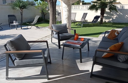 L'Ampolla Villa | “Ampolla Villa”, 5 min away from the beach, 500 sqm garden, 9 persons