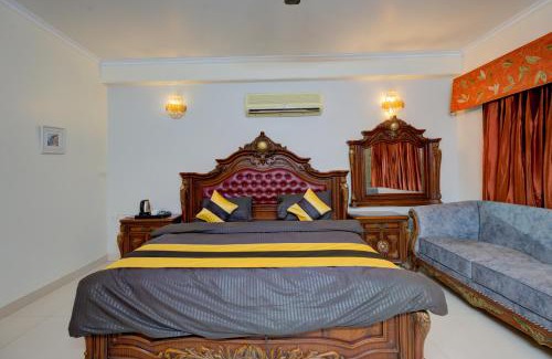 Sector 39 Hotel | Amrit Villa Hotel and Banquet Medanta Hospital Medicity