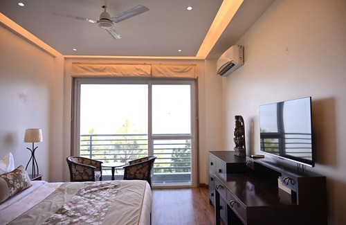 Kuthar Hotel | Amritara Kasauli kollections
