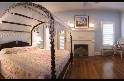 Historic Seaport Bed & Breakfast | Amsterdam's Curry Mansion Inn
