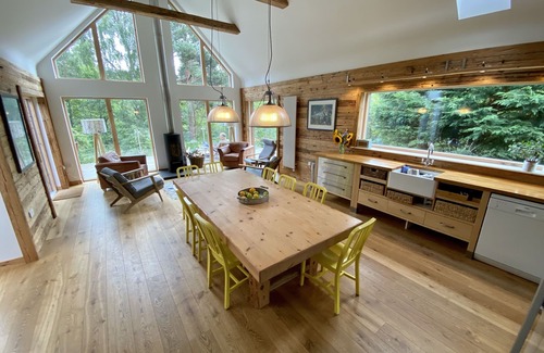 Nethy Bridge House | An Cala, (the Haven) Cairngorm National Park, Nethy Bridge, hot tub