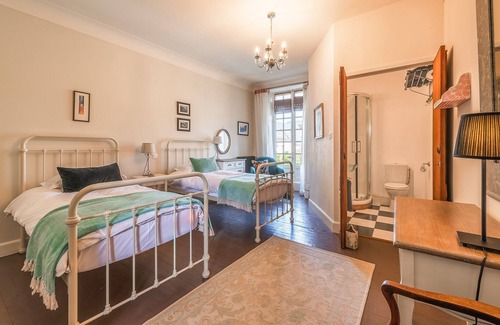Le Lude Bed & Breakfast | An elegant, comfortable guest house in the Pays de la Loire region, France.