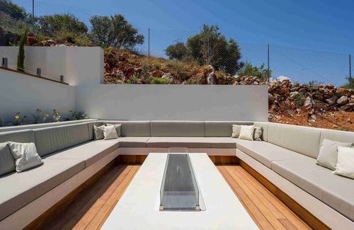 Kokkinon Khorion Villa | An Elegant villa in Kokkino Horio