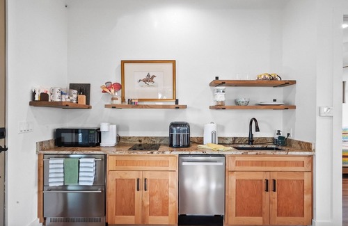 Graham House | An Enchanted Casita-Sleeps 4, Hot tub/Firepit,Pool