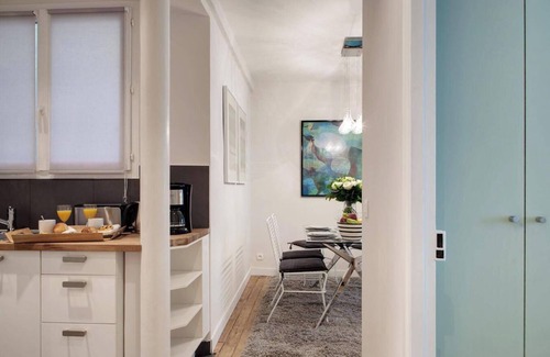 Marais Apartment | AN ICONIC PLACE IN AN ICONIC LOCATION AT RUE MALHER - LE MARAIS