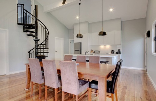 Port Fairy House | An ideally located family home