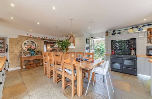 Barnsley Cottage | An impressive five bedroom country home in the heart of the Cotswolds - Barnsley Cottage