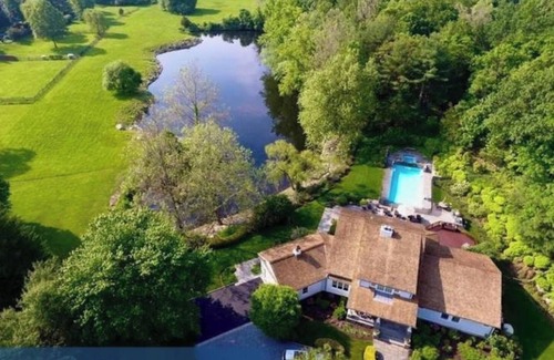 Westport House | An oasis in a magnificent & scenic setting in Westport CT