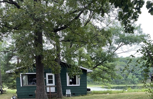 Garrison Cabin | An outdoor escape perfect for family adventures and romantic lakeside getaways.