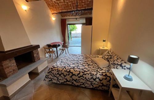 Guarene Apartment | An tij slè - Nel cuore del borgo
