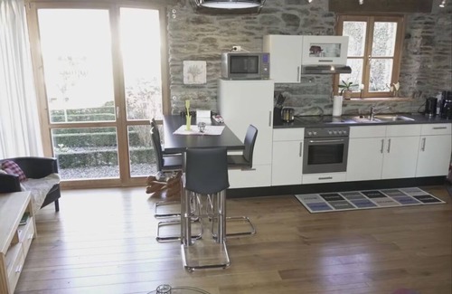 Morbach House | An unmistakable vacation in the shadow of Hunolstein Castle.