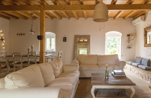 Tselendata House | Anapama