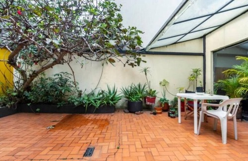 Bogota House | Anastasio Gutman House - Charming Accommodation with Mountain Views