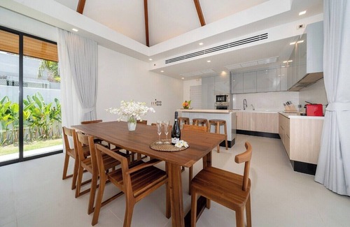 Choeng Thale Villa | Anchan Villas - TOP 4 BR Signature Pool Villa