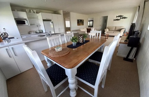 Whangamata House | Anchor watch