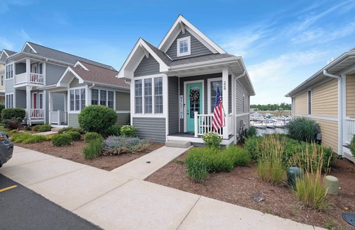 Ottawa House | Anchored Inn - 1 Bed, 1 Loft, 1 Bath