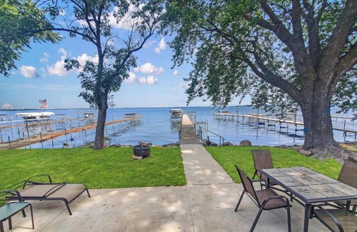 Orleans Villa | Anchors Away Cottage on Big Spirit Lake