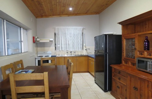 Wallaroo House | Anchors Away Holiday Cottage