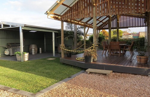 Wallaroo House | Anchors Away Holiday Cottage