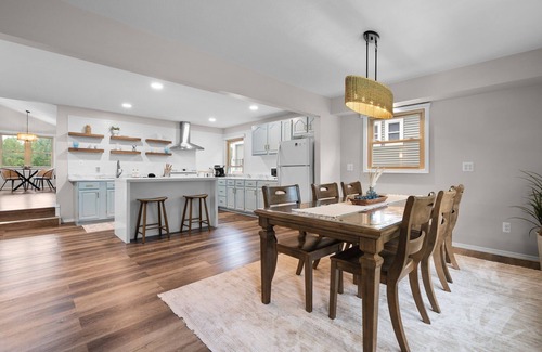 Moscow House | Anchors Away: Modern Irish Hills Lakefront w/Beach, Dock, Kayaks, Cornhole