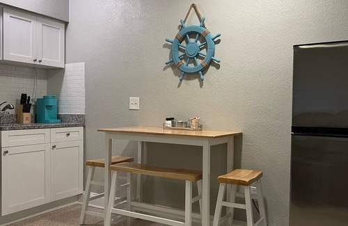 Clearwater Beach Apartment | Anchors UP #1; WALK to Beach/Bars/Dining
