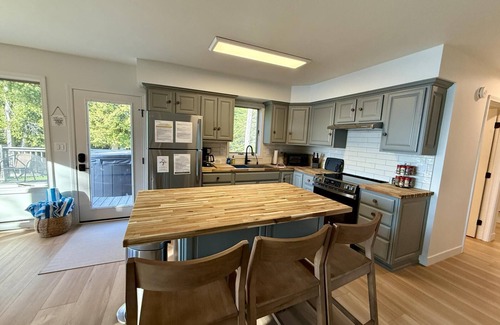 Drummond House | Anchorwood Cabin on Drummond Island