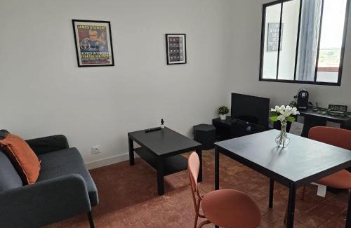 Beaupreau Apartment | ANCIEN Fenetre sur cour