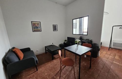 Beaupreau Apartment | ANCIEN Fenetre sur cour