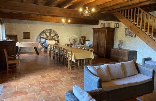 Lignieres-Sonneville House | Ancien Moulin Rénové avec Piscine et Jardin, Idéal Familles, Vignobles du Cognac - FR-1-653-88
