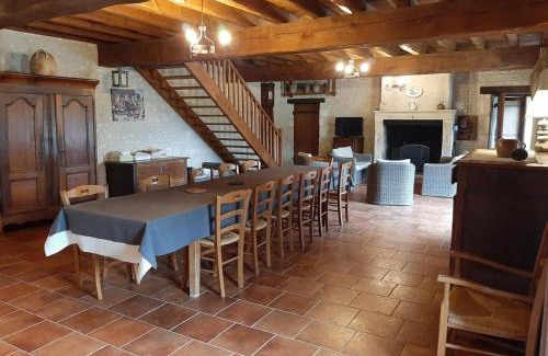 Lignieres-Sonneville House | Ancien Moulin Rénové avec Piscine et Jardin, Idéal Familles, Vignobles du Cognac - FR-1-653-88