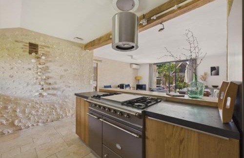 Fossemagne House | Ancienne ferme renovée pour 6 en 2 logements