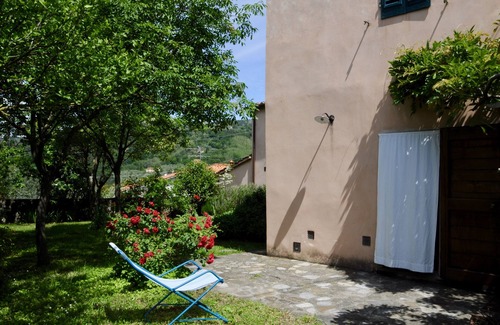 Serravalle Pistoiese House | ANCIENT REST HOUSE WITH GARDEN IN MEDIEVAL BORGO - THE GARDEN SECRETARY