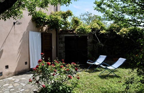 Serravalle Pistoiese House | ANCIENT REST HOUSE WITH GARDEN IN MEDIEVAL BORGO - THE GARDEN SECRETARY