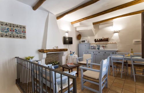 Baunei House | Ancient Stone Houses: Color'e Cielu