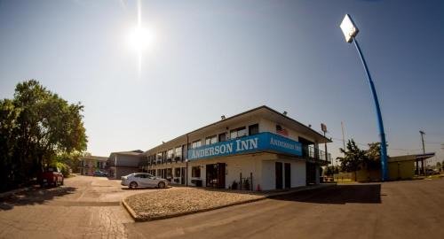 Anderson Hotel | Anderson Inn, Anderson, Indiana