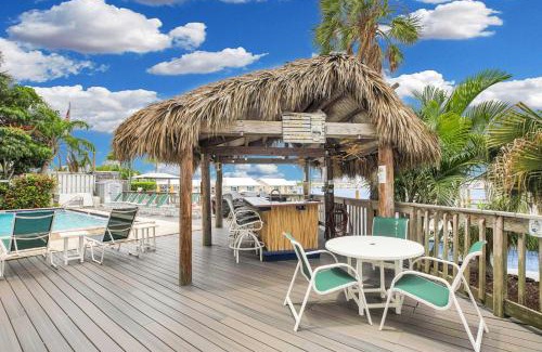 Meadows House | Andros - Spacious 2x2 Waterfront Condo