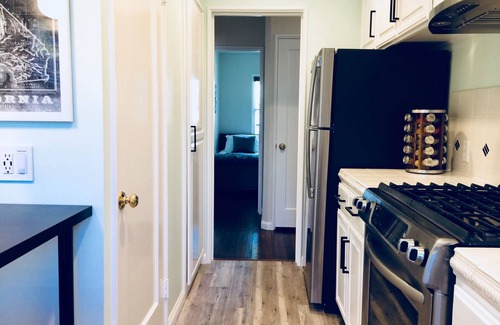 North Central House | ANDULORE COTTAGE - Near Burlingame Ave - Remodeled - Spacious Backyard Retreat