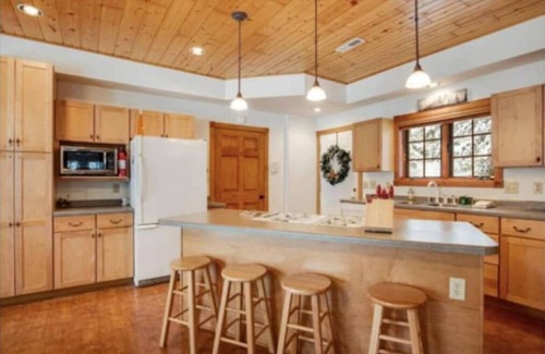 Harshaw House | Andy Lee’s Bearskin Cabin