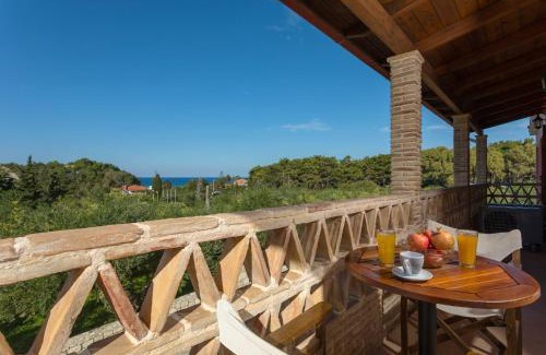Ano Vasilikos Apartment | Anemomylos Studios - Private Pool, Family Escape, by ZanteWize