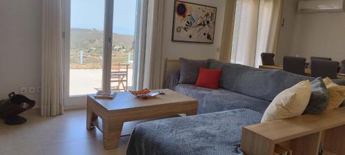 Vourkari House | Anesis