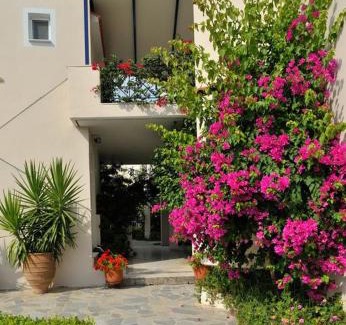Kariotai Apartment | Anesis Village Studios and Apartments