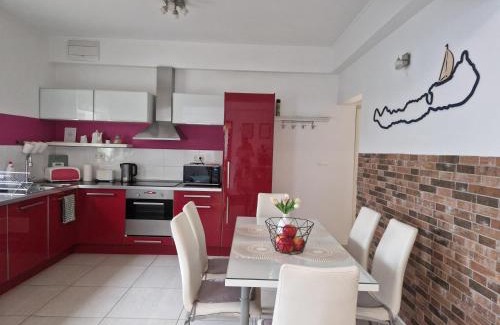 Balatonbereny Apartment | Angéla Ház