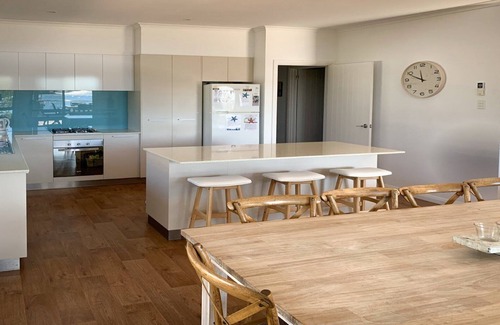 Lake Wangary House | Angasi is one of Coffin Bay's premium properties in a very sought after location