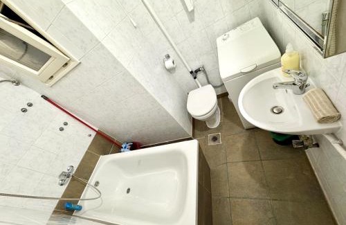 13th District Apartment | Angel 36
