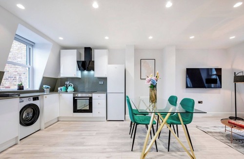 Angel Apartment | Angel Brand New Penthouse