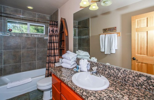 Big Bear Cabin | Angel View Chalet Family/Group Retreat | Central Moonridge Location