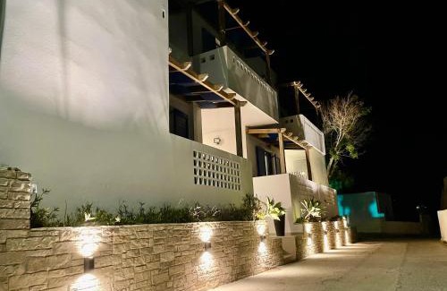Adamas Apartment | Angelica's Deluxe Rooms in Adamas